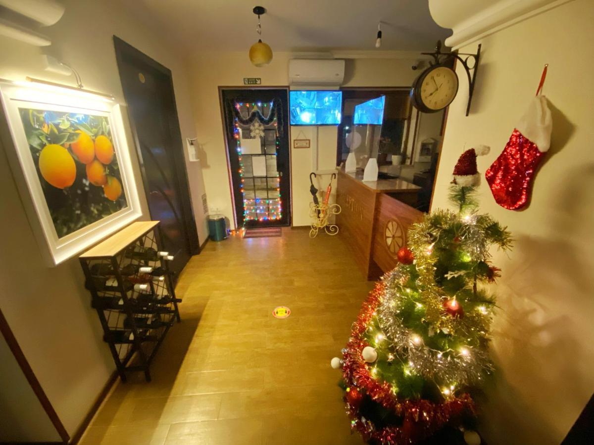 Hotel Orange クタイシ エクステリア 写真