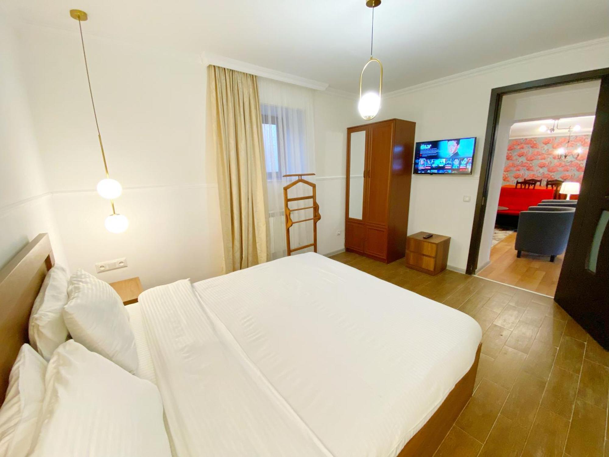 Hotel Orange クタイシ エクステリア 写真