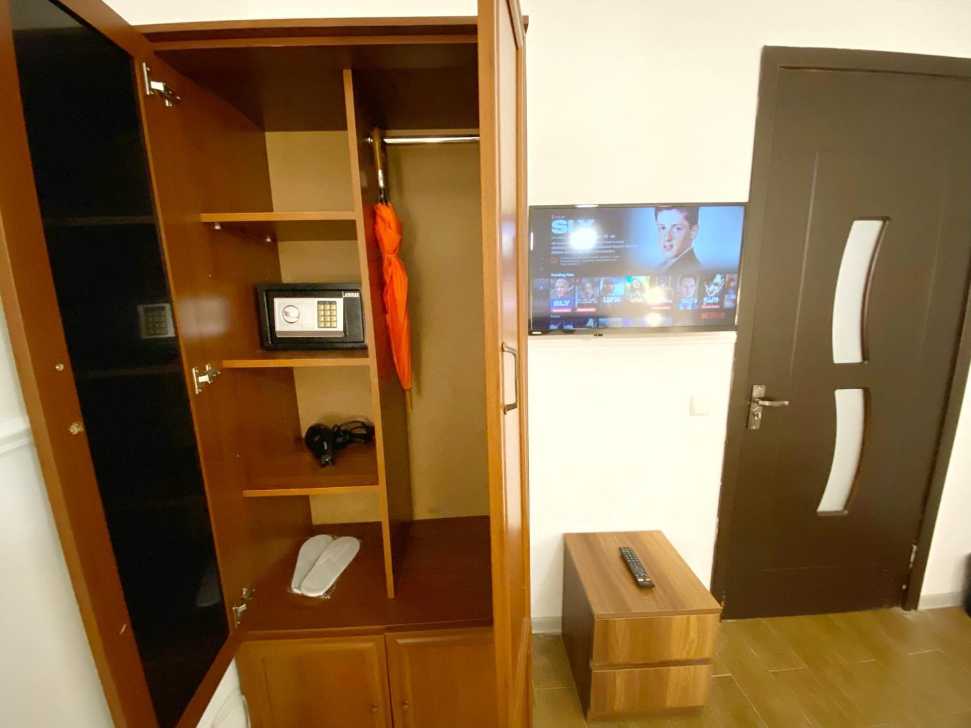 Hotel Orange クタイシ エクステリア 写真
