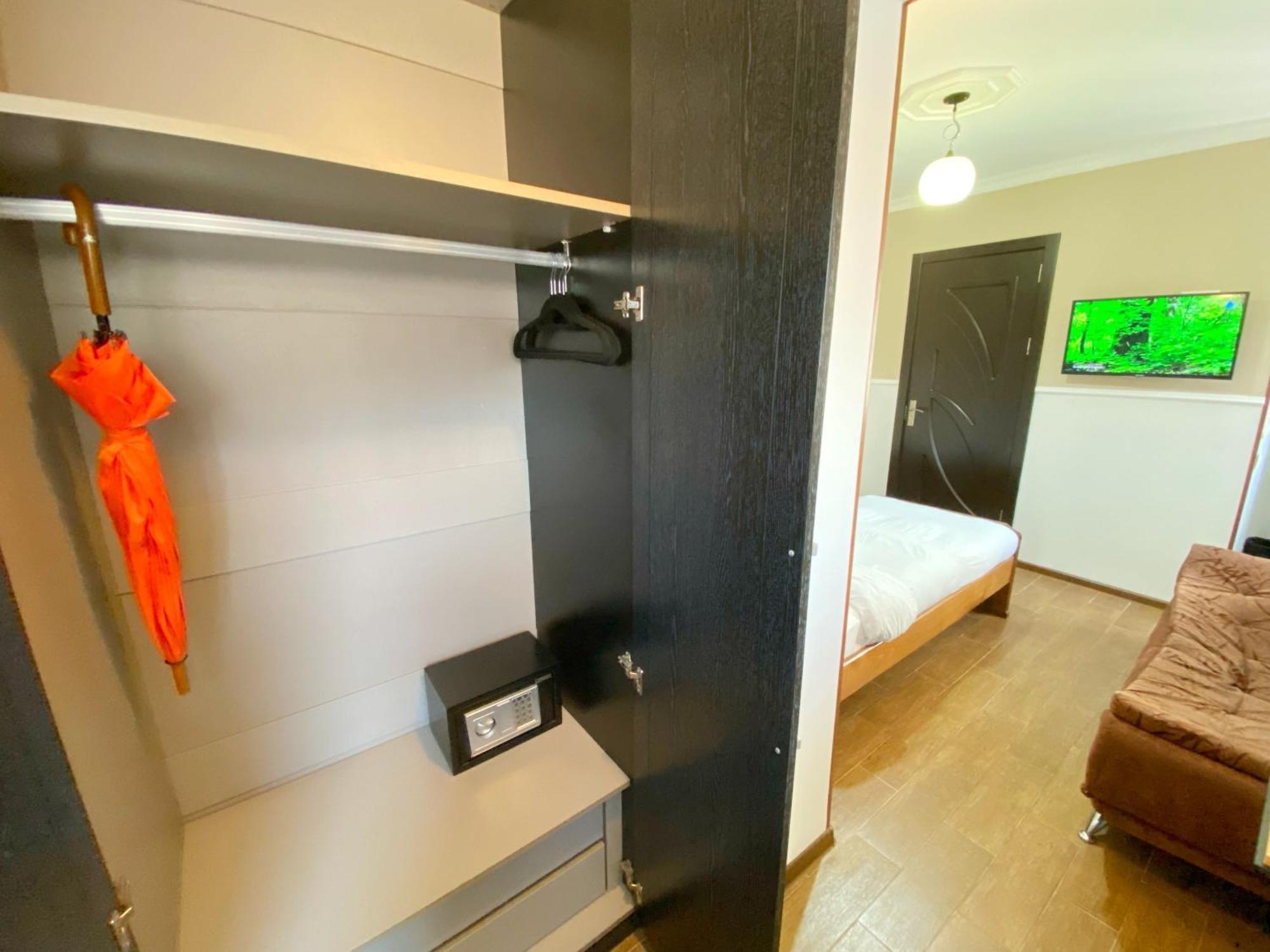 Hotel Orange クタイシ エクステリア 写真