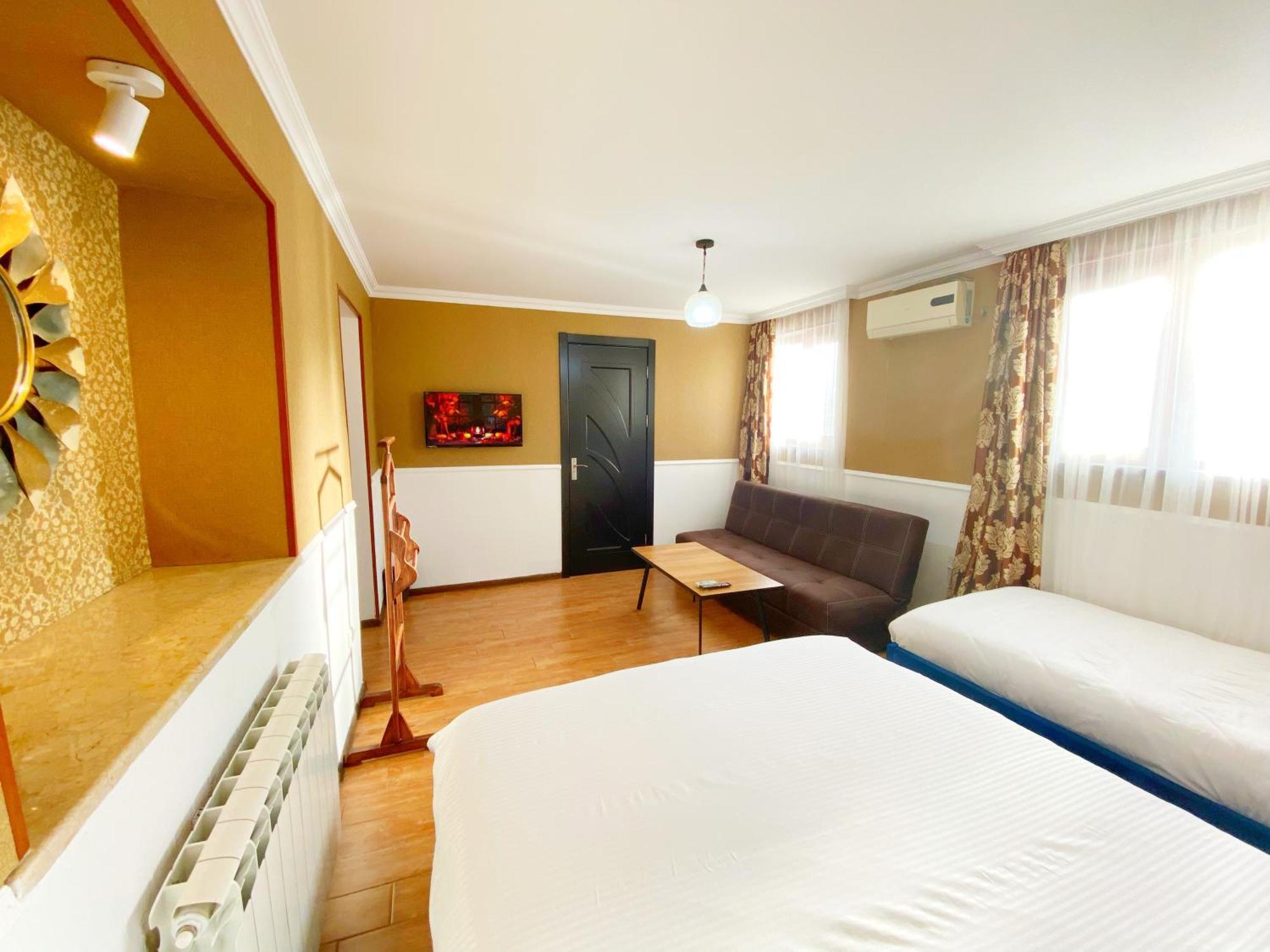 Hotel Orange クタイシ エクステリア 写真