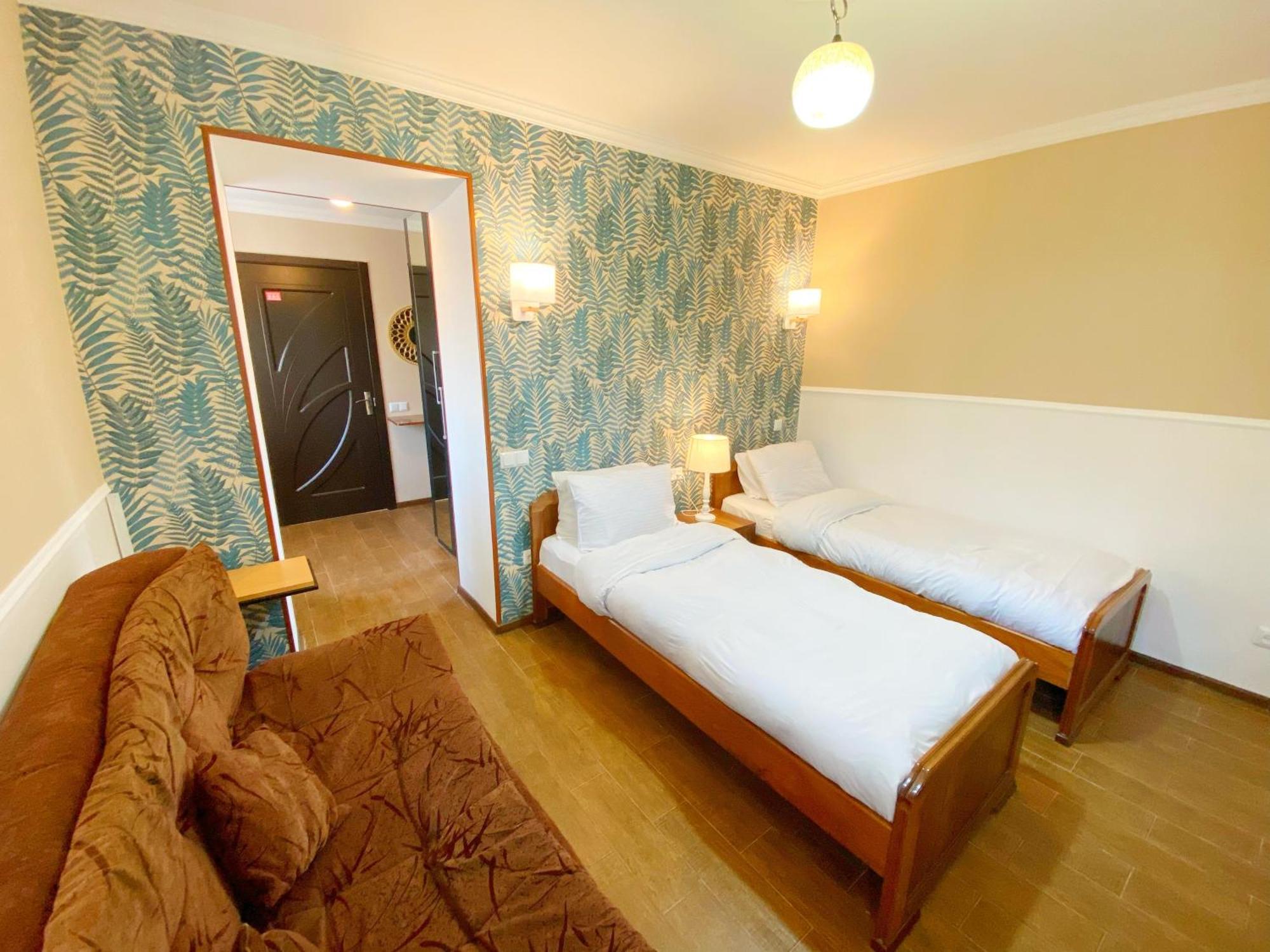 Hotel Orange クタイシ エクステリア 写真