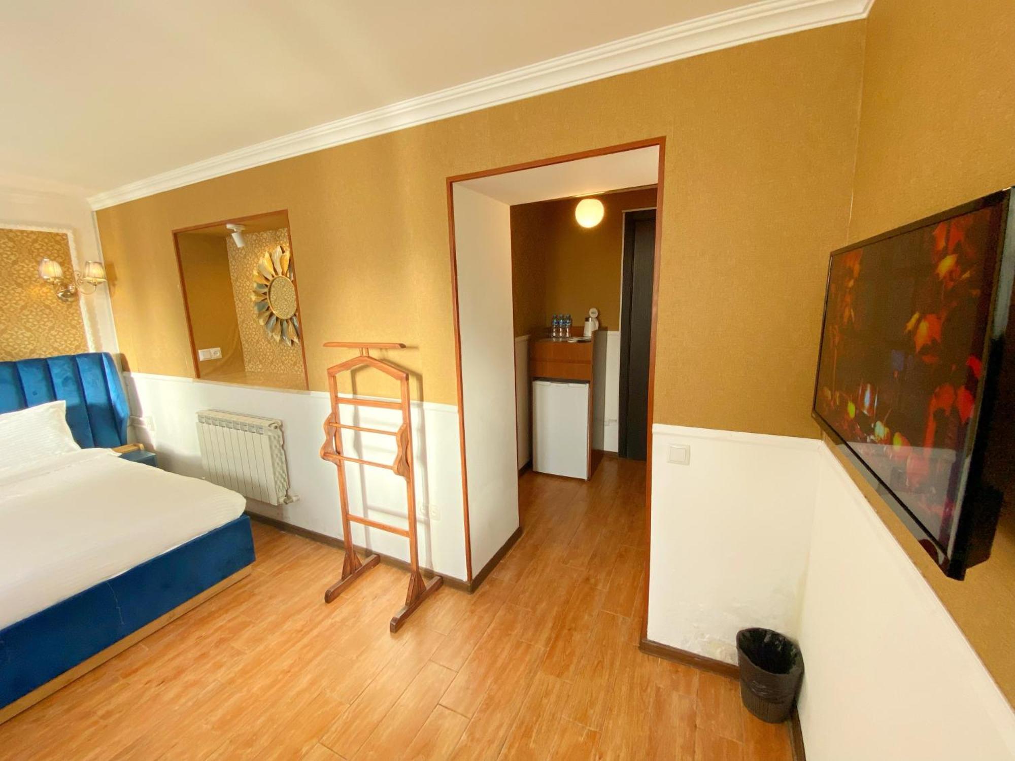 Hotel Orange クタイシ エクステリア 写真