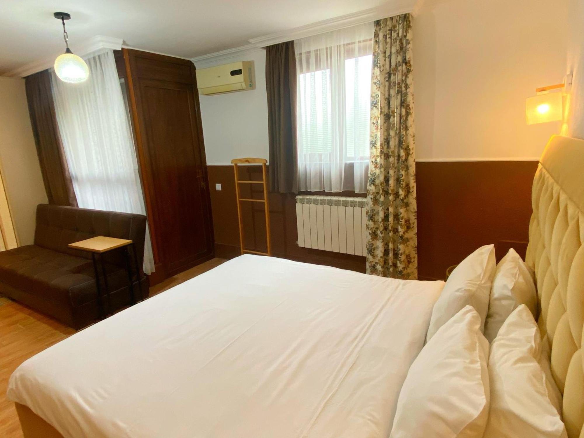 Hotel Orange クタイシ エクステリア 写真